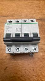 Schneider C60L, Ophalen of Verzenden, Gebruikt