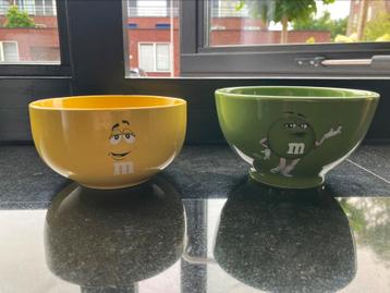 2 leuke M&M schaaltjes beschikbaar voor biedingen