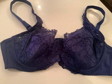 Mooi nieuw grote maat BH , paarse kleur , 90E beschikbaar voor biedingen