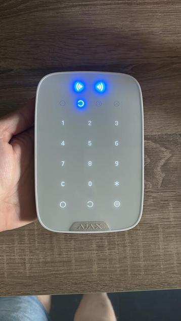 Ajax Keypad & Bewegingssensor beschikbaar voor biedingen