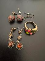Ring en oorbellen gekleurde steentjes, Sieraden, Tassen en Uiterlijk, Oorbellen, Ophalen of Verzenden, Gebruikt, Overige materialen