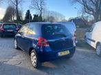 TOYOTA Yaris 1.3 16V VVT-I 3DR Sol Airco Boekjes !, Voorwielaandrijving, Stof, Gebruikt, 4 cilinders