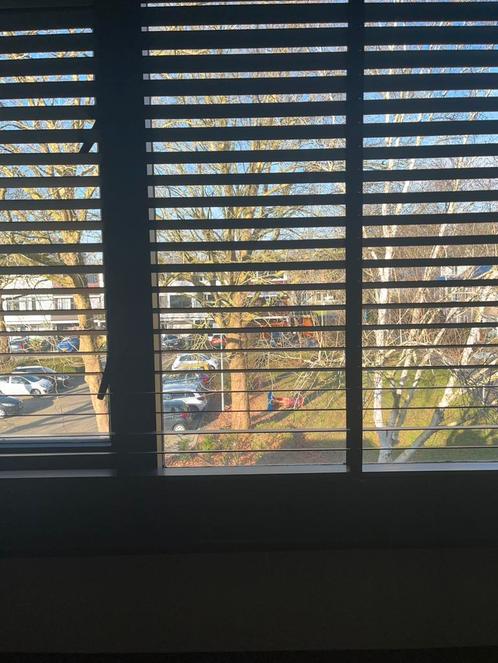 Zwart houten luxaflex, Huis en Inrichting, Stoffering | Gordijnen en Lamellen, Zwart, Ophalen