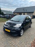 Peugeot 107 1.0 12V 3DR 2008 Zwart | AIRCO | NW APK | LEDER, Auto's, Voorwielaandrijving, Zwart, 4 stoelen, Bedrijf
