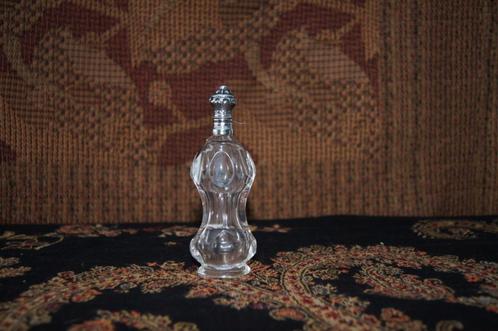 Parfun flesje met zilveren bovenstuk, Antiek en Kunst, Antiek | Glas en Kristal, Ophalen of Verzenden
