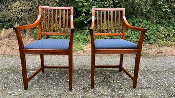 Schuitema jugendstil armstoelen beschikbaar voor biedingen
