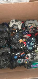 Doos vol controllers en race stuurtjes, Spelcomputers en Games, Ophalen, Zo goed als nieuw