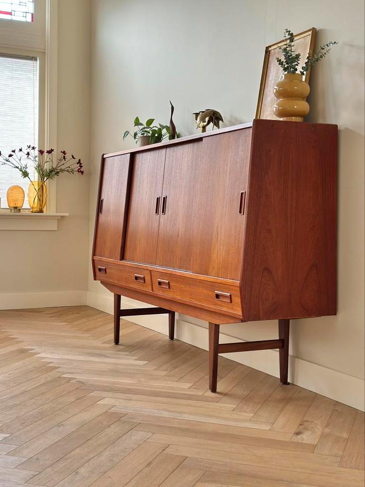 Vintage highboard kast Deens wandkast teak hout jaren 50/60, Huis en Inrichting, Kasten | Wandmeubels, Gebruikt, 100 tot 150 cm