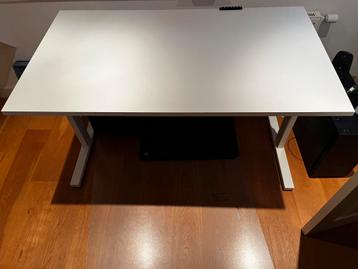 Stevig zakelijk in hoogte verstelbaar bureau 140x80