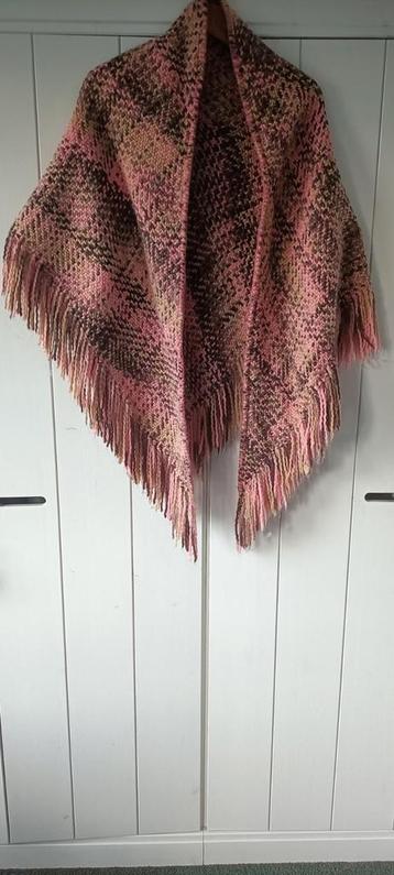 Omslagdoek/ponsjo roze met bruin beschikbaar voor biedingen