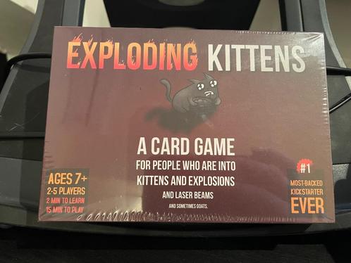 Exploding Kittens Originele Editie Engels (ongeopend), Hobby en Vrije tijd, Gezelschapsspellen | Kaartspellen, Nieuw, Een of twee spelers