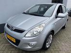 Hyundai I20 1.4i DynamicVersion Automaat, Auto's, Hyundai, Origineel Nederlands, Te koop, Zilver of Grijs, 5 stoelen