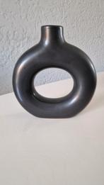 Vaasje donut model zwart, Huis en Inrichting, Woonaccessoires | Vazen, Ophalen, Zo goed als nieuw, Zwart, Minder dan 50 cm