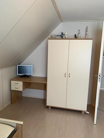Complete (tiener) kamer - Merk: Vroomshoop beschikbaar voor biedingen