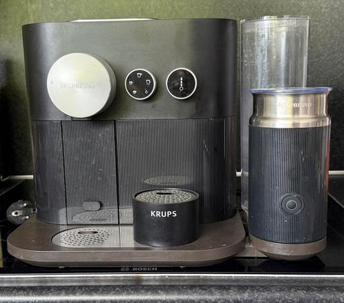 Nespresso Milk & Expert, Witgoed en Apparatuur, Koffiezetapparaten, Gebruikt, Koffiepads en cups, Overige modellen, 1 kopje, Afneembaar waterreservoir