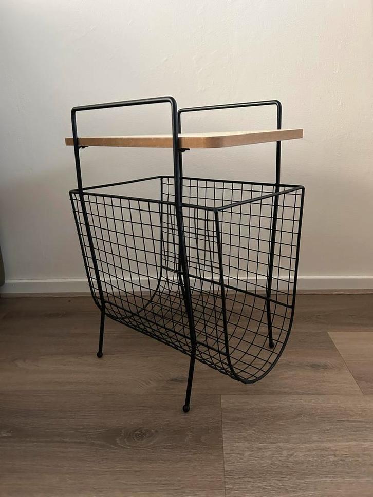 Stijlvolle Krantenbak met Tafelblad, Huis en Inrichting, Woonaccessoires | Krantenbakken en Lectuurbakken, Zo goed als nieuw, Ophalen of Verzenden