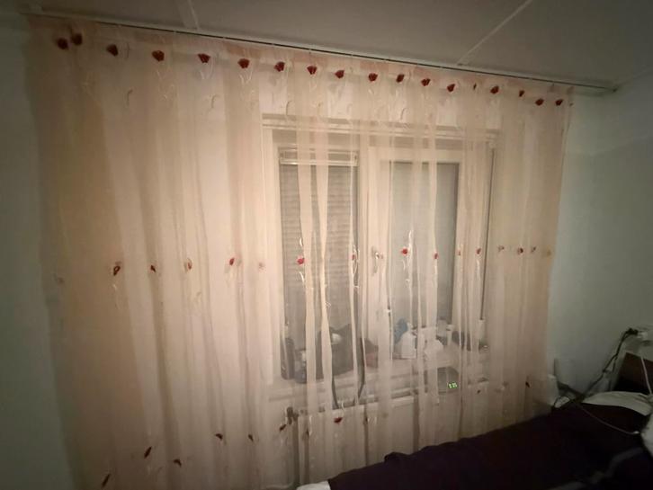 Gordijnen met rozen - sierlijk en sfeervol, Huis en Inrichting, Stoffering | Gordijnen en Lamellen, Zo goed als nieuw, 200 cm of meer
