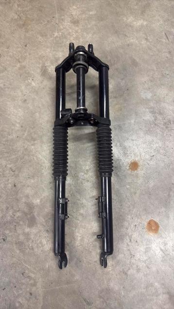 Tomos voorvork beschikbaar voor biedingen