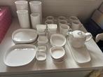 40-delig Servies wit, vazen, theepot, schaaltjes, mokken, Huis en Inrichting, Keuken | Servies, Ophalen of Verzenden, Overige stijlen