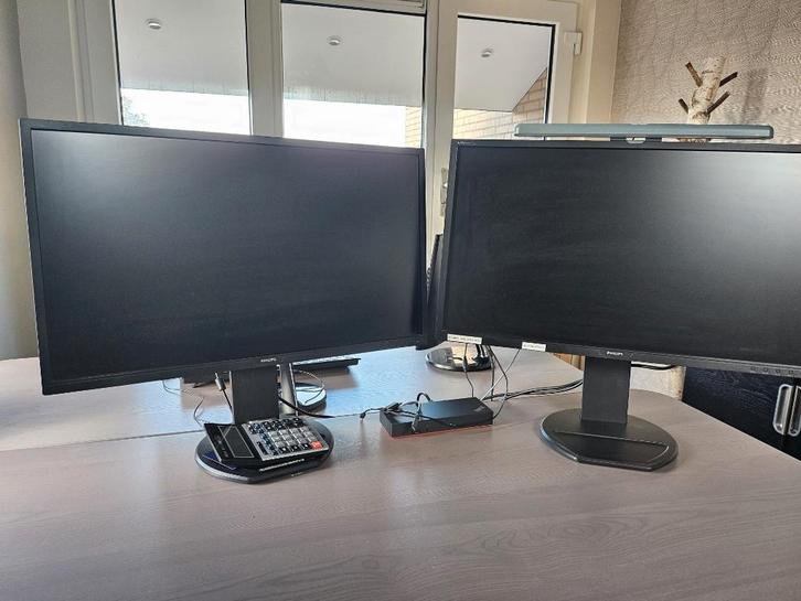 monitoren, 2 of 4 (prijs is per 4), Computers en Software, Monitoren, Gebruikt, 60 Hz of minder, In hoogte verstelbaar, IPS, Full HD