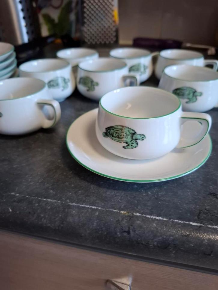 Wit schildpad soep  kop en schotel, Antiek en Kunst, Antiek | Servies compleet, Ophalen