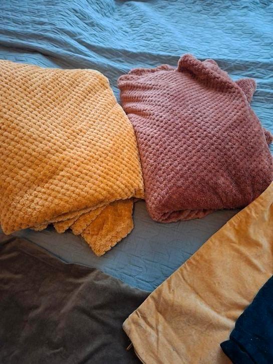 Set plaids en kussens., Huis en Inrichting, Woonaccessoires | Kussens, Zo goed als nieuw, Vierkant, Ophalen of Verzenden