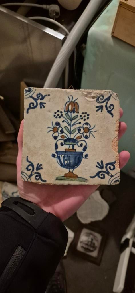 17e eeuwse Hollandse tegel met bloemmotief, Ophalen of Verzenden