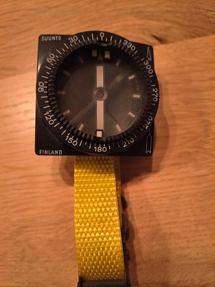 Suunto Duikkompas - Betrouwbare Navigatie Onderwater, Sport en Fitness, Bergsport en Wandelen, Gebruikt, Navigatie of Gps, Ophalen of Verzenden
