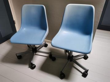 2 Lichtblauwe Bureaustoelen - Verstelbaar beschikbaar voor biedingen
