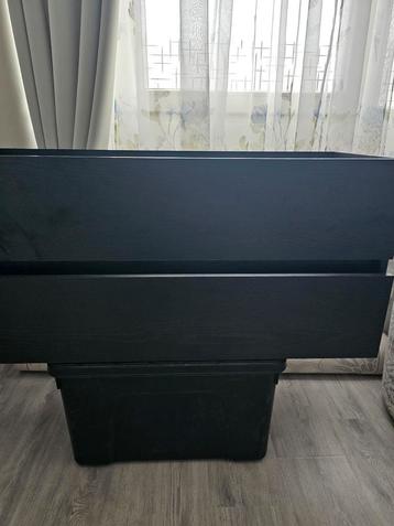Wastafel onderkast beschikbaar voor biedingen