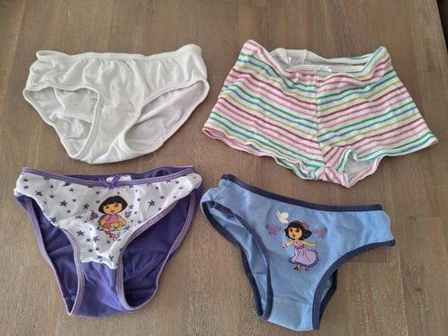 Bikini's badpak sokjes slipjes, Kinderen en Baby's, Kinderkleding | Kinder-kledingpakketten, Gebruikt, Maat 128, Ophalen of Verzenden