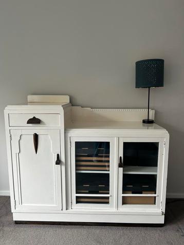 Mooie Kast/Dressoir beschikbaar voor biedingen