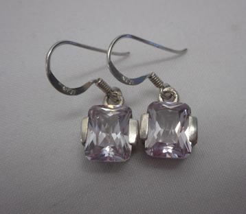 Zilveren mooie oorbellen met lila stenen nr.1740 beschikbaar voor biedingen