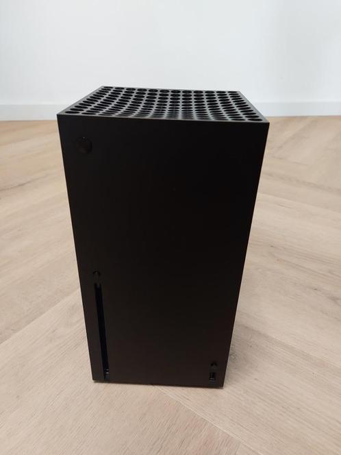 Xbox Series X 1tb in doos + seagate 1tb + 2 controllers, Spelcomputers en Games, Spelcomputers | Xbox Series X en S, Zo goed als nieuw