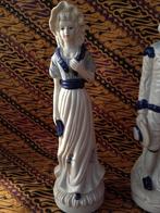 Jongen en meisje mooi stel oude beeldjes uit Engeland., Antiek en Kunst, Ophalen of Verzenden