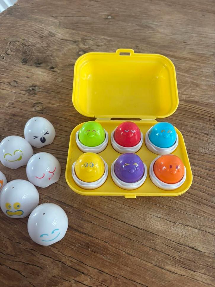 Tomy verrassingseieren motoriek montessori, Kinderen en Baby's, Speelgoed | Educatief en Creatief, Zo goed als nieuw, Met geluid