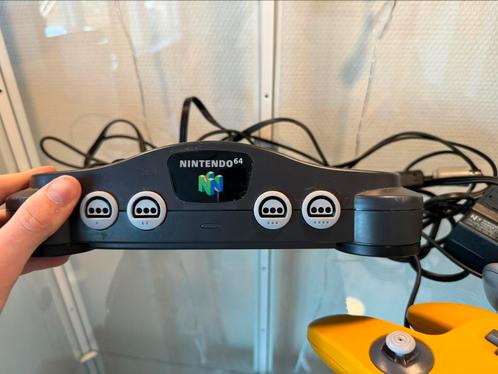 N64 met 2 controllers, Spelcomputers en Games, Games | Nintendo 64, Ophalen of Verzenden