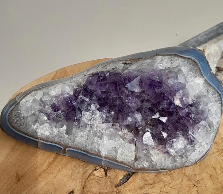 Mooi Amethist Cluster van bijna 2 kilo., Verzamelen, Mineralen en Fossielen, Mineraal, Ophalen of Verzenden