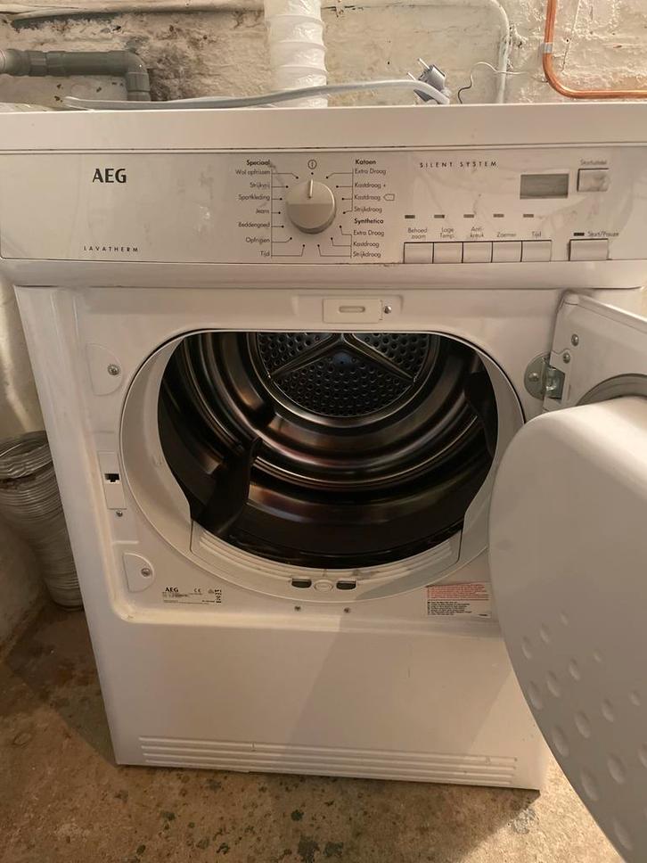 AEG Lavatherm Silent System, Witgoed en Apparatuur, Wasdrogers, Zo goed als nieuw, Luchtafvoer, 6 tot 8 kg, 85 tot 90 cm, Ophalen