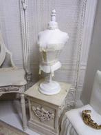 Buste met jarretels . Poppenhuis 1:12 (fotonr br84)*, Ophalen of Verzenden, Nieuw, Poppenhuis
