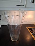 Glazen vaas met golvende rand, Ophalen, 50 tot 75 cm, Wit, Glas