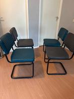 Set van 2 grijze en 2 blauwe eetkamerstoelen, Huis en Inrichting, Stoelen, Ophalen, Gebruikt, Vier, Metaal