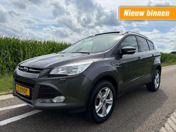 Ford KUGA 1.5 TITANIUM / AUTOMAAT / PANORAMA / BOMVOL beschikbaar voor biedingen