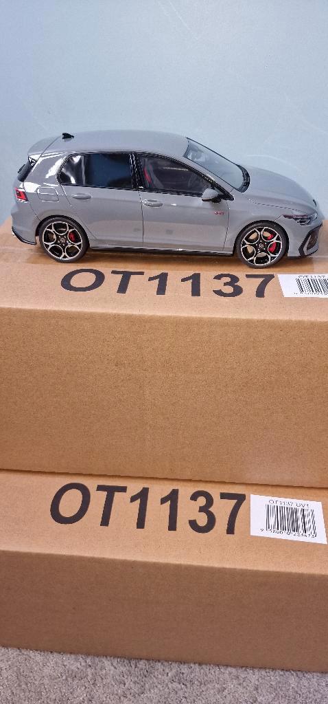 Volkswagen Golf GTI VIII Maansteengrijs OT1137, Hobby en Vrije tijd, Modelauto's | 1:18, Nieuw, Auto, OttOMobile, Ophalen of Verzenden