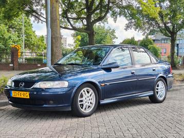 Opel Vectra 1.6 I 16V SPORT-EDITION MET LEUKE OPTIES  beschikbaar voor biedingen