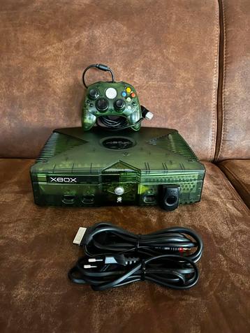 Xbox Original Crystal Green + Controller beschikbaar voor biedingen