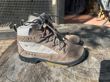 Bergschoenen Berghaus mt 34 beschikbaar voor biedingen