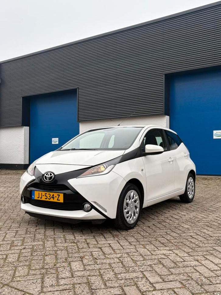 Toyota Aygo X-Play 2016 61.000 KM, Auto's, Toyota, Particulier, Aygo, Achteruitrijcamera, Airbags, Airconditioning, Bluetooth