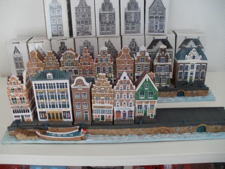 28 grachtenpanden 2 x kade en bootje Blokker 100 jaar 1996, Verzamelen, KLM Huisjes, Zo goed als nieuw, 81 t/m 91, Ophalen