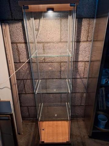 Vitrinekast Ikea Detolf  beschikbaar voor biedingen
